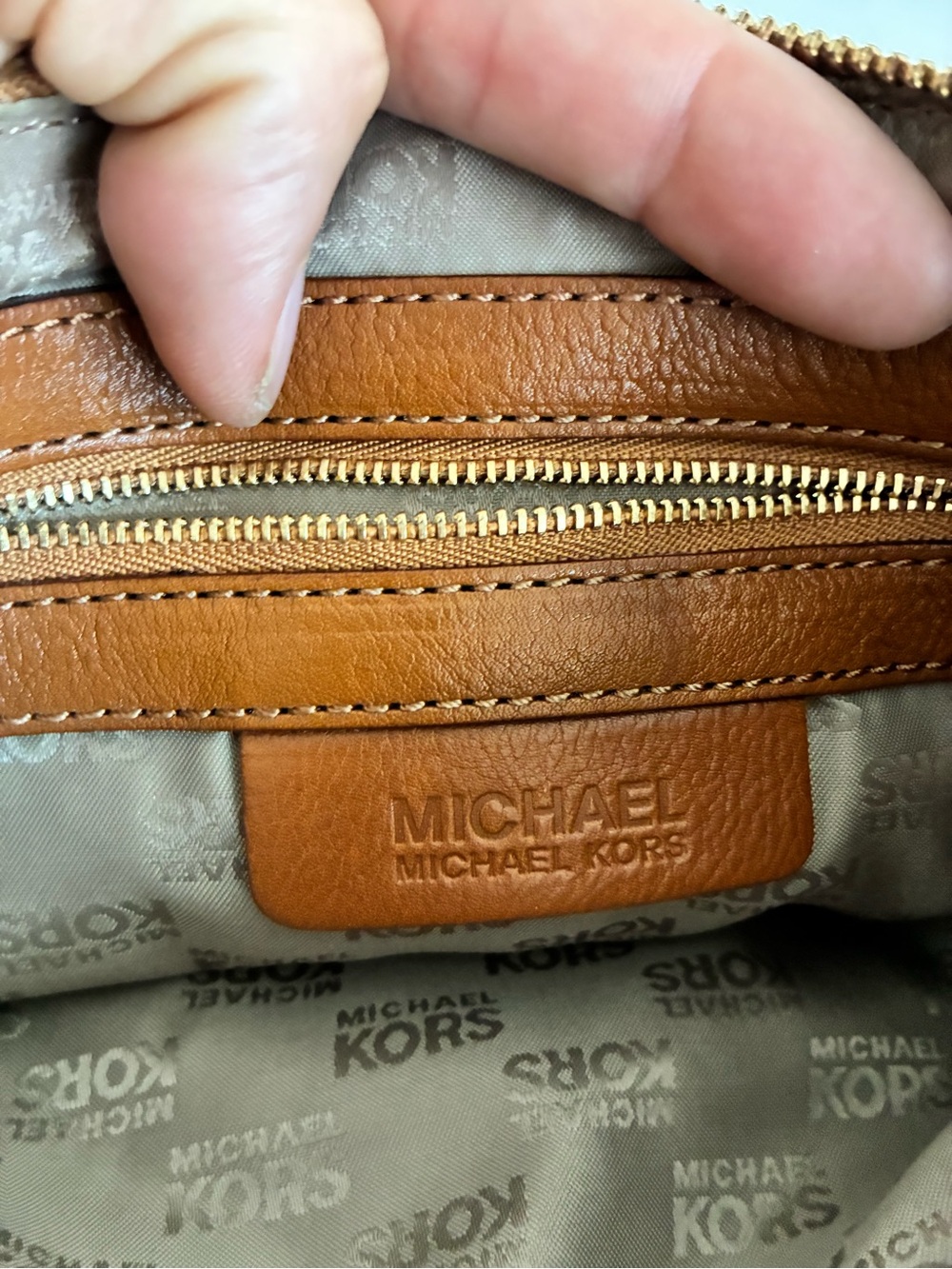 VTG Michael Kors Cognac Lamb Leather Western Scalloped Studded Zip Clutch-READ - Picture 4 of 15